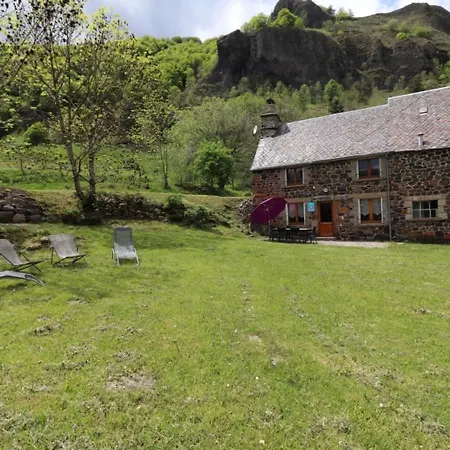 펜션 Maison Cosy 3 Chambres, Wifi, Cheminee, Parc 2700m², Proche Puy Mary - Fr-1-742-183 Saint-Hippolyte (Cantal)